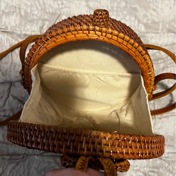 Round Rattan Crossbody - Picture 5 of 9